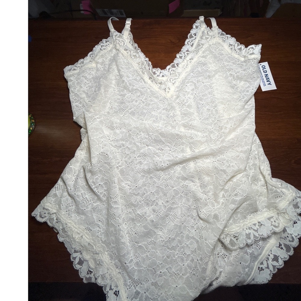 Old Navy Bodysuit XXL NWT Lace Floral Adjustable Straps Cream Off White